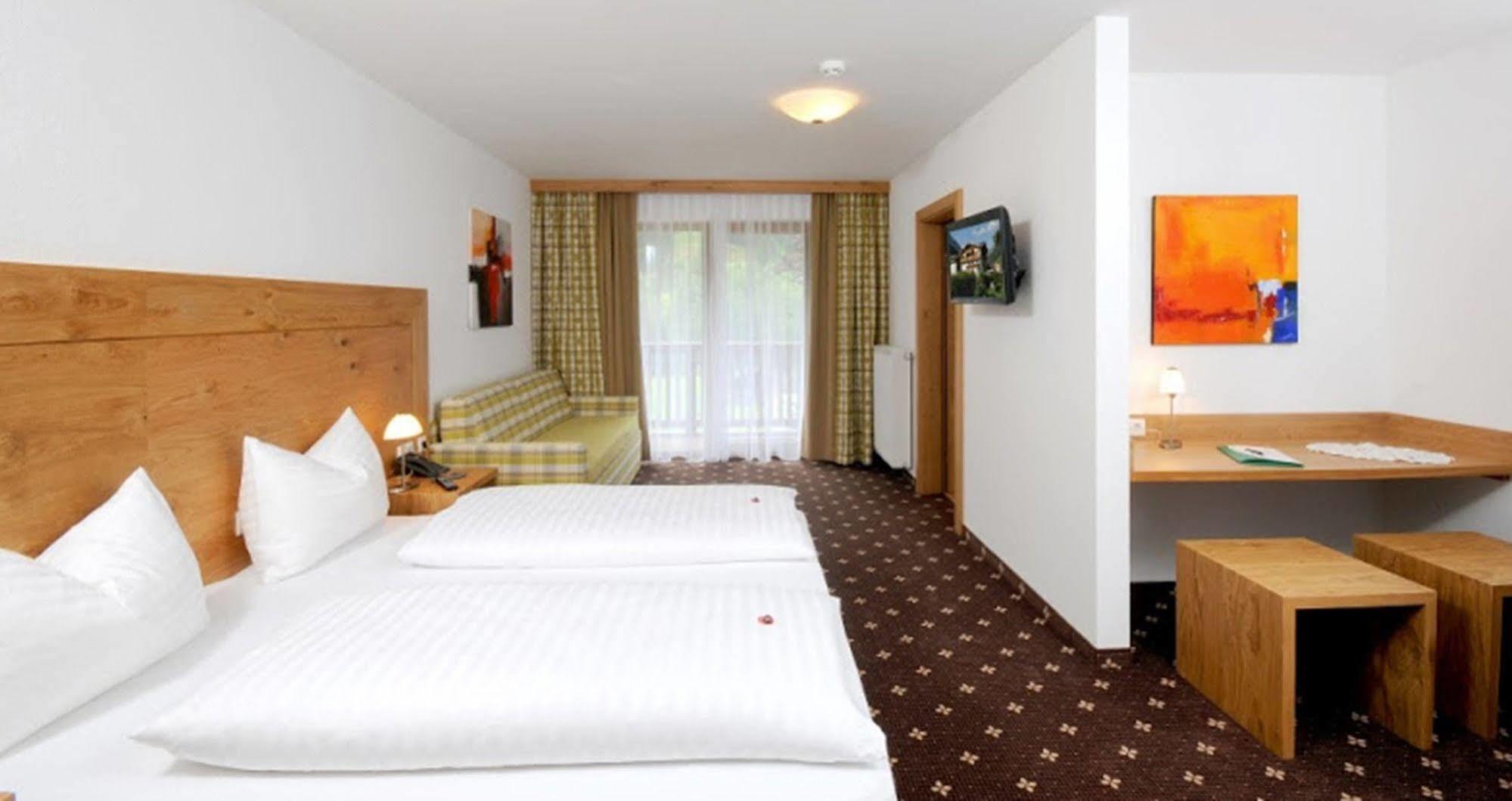 Hotel Zum Gruenen Tor Tux Eksteriør bilde